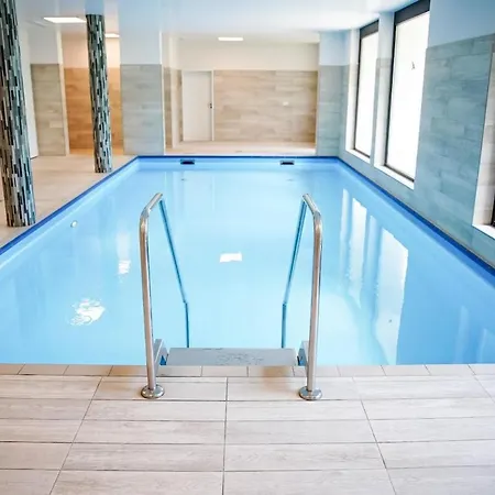 I Pool I Sauna I Golf I I Parkplaetze Appartement *